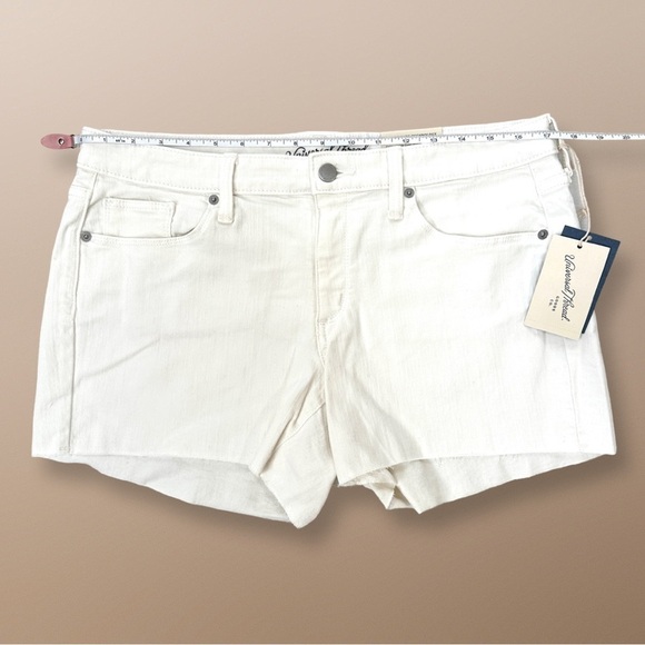 NWT Mid-Rise Raw Hem Midi Jean Shorts in White Size 12/31 - Picture 11 of 12